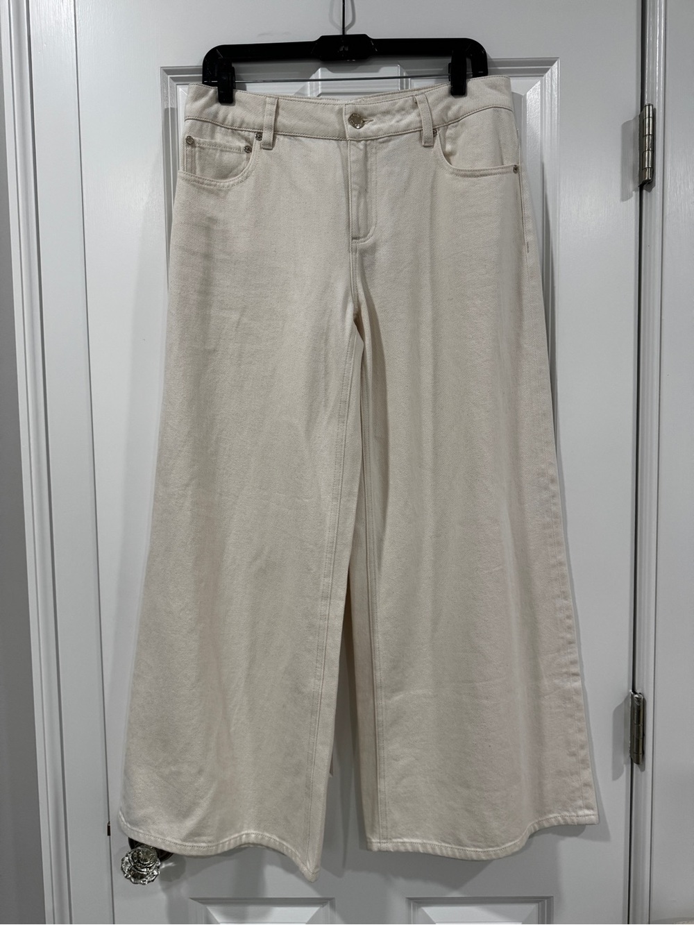 Alice + Olivia Cream Wide Leg cropped Jeans